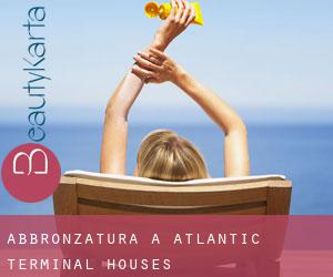 Abbronzatura a Atlantic Terminal Houses